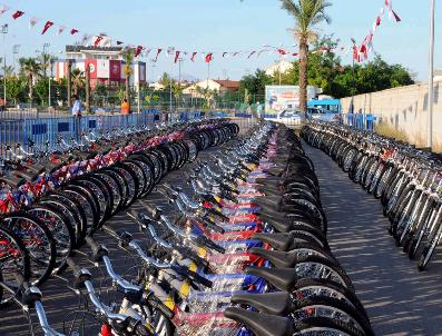 ALI ÖZYIĞIT - Başarılı Öğrencilere Bisiklet