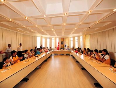 İLKER GÜLTEKIN - Gösteri İçin Van‘a Gelen Öğrenciler Yyü Rektörü Prof. Dr. Battal‘ı Ziyaret Ettiler