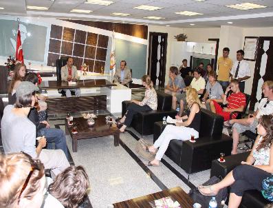 Hollandalı Öğrenciler Şanlıurfa Belediyesi‘ni Ziyaret Etti