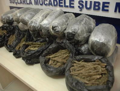 Şüpheli Otomobilden Esrar Çıktı