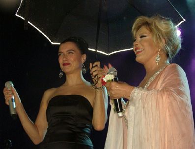 NAZAN ŞORAY - Emel Sayın: Sırılsıklam olsam da size seksi görünsem!