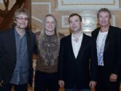 Medvedev'de rockçı çıktı