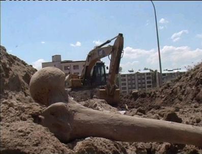 Erzurum Merkezde Yol Yapım Çalışmasında İnsan Kemikleri Bulundu