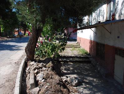 SALUR - Gediz Belediyesi Kıbrıs Caddesini Yeniden Yapıyor