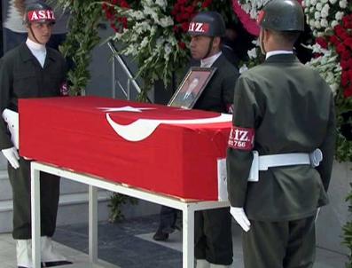 İZMIR EMNIYET MÜDÜRÜ - İzmir Şehidini Uğurladı