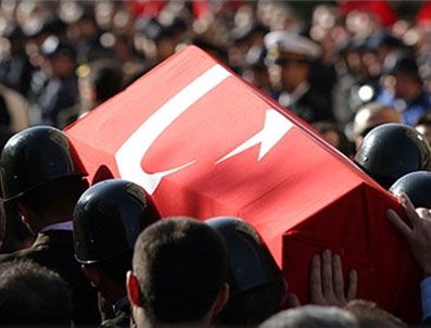 Şehit astsubay izmir'de toprağa verildi