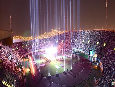 Türkçe Olimpiyatı Yıldızlarını İzlemek İsteyenler İzmir‘de Stada Sığmadı