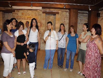 HÜRREM SULTAN - Bebekler Kadınların Ellerinde Doğdu