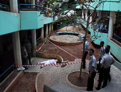 Mersin'de şüpheli ölüm