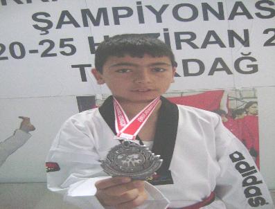 LEVENT KıLıÇ - Yozgatlı Minik Taekwondocu Türkiye İkincisi Oldu
