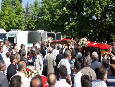 Bursa‘daki Trafik Kazasında Ölen Mühendisler İçin Mta‘da Tören Düzenlendi