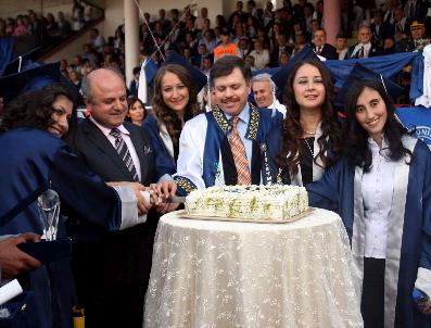 CAFER ŞAHIN - Uşak Üniversitesi’Nde Mezuniyet Sevinci