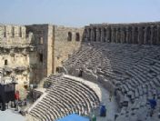 90 kuğu Aspendos'ta dans etti