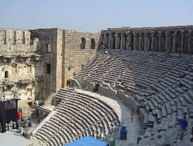 KUĞU GÖLÜ - 90 kuğu Aspendos'ta dans etti