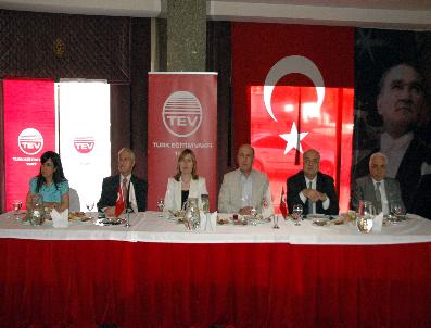 RONA YıRCALı - Türk Eğitim Vakfı Üyeleriyle Bir Araya Geldi