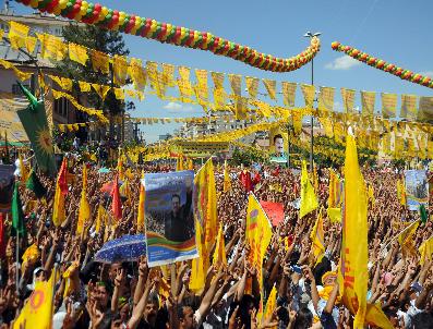 ŞERAFETTIN ELÇI - Bdp Diyarbakır‘da Miting Düzenledi