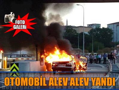 KARTLı GEÇIŞ SISTEMI - Otoyoldaki otomobil alev alev yandı