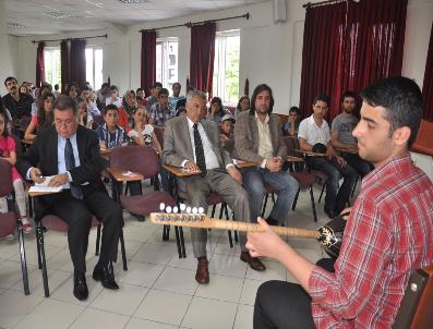 FATIH YıLMAZ - Belediye, Gitar Ve Bağlama Kurslarını Bitirenlere Sertifikalarını Verdi