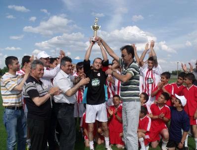 MUSTAFA AVCı - Gülşehir Belediyespor Kupasını Aldı