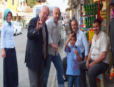 RECEP TANER - Mhp’Li Taner Köşk Köylüsü Ve Esnafından Destek İstedi