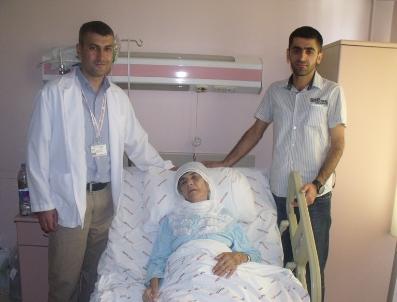 İBRAHIM AYVAZ - Organları Ters Tarafta Bulunan 83 Yaşındaki Kadına Başarılı Ameliyat