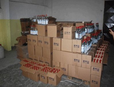 KAZANLı - Mersin'de sahte içki imalathanesi ele geçirildi, 22 kişi göz altında