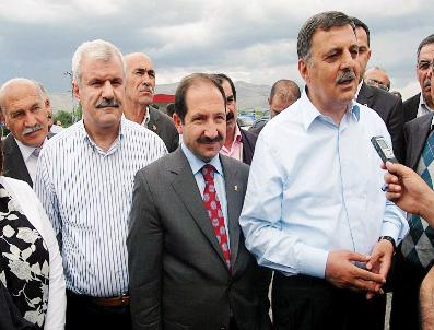 MEHMET KARAKAŞ - Tbmm Başkan Vekili Nevzat Pakdil Ve Ak Partililer, Doğanşehir‘de Seçim Çalışması Yaptı