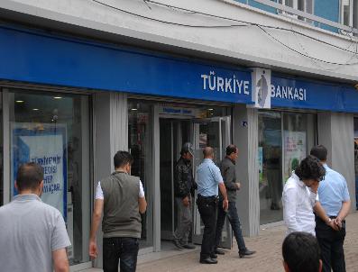 Ağrı‘da Bankaya Ses Bombası Atıldı