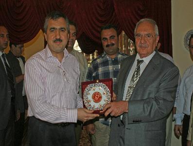 Bakan Gönül: Yabancılaşmak Yerine Dostlaşmamız Gerekiyor