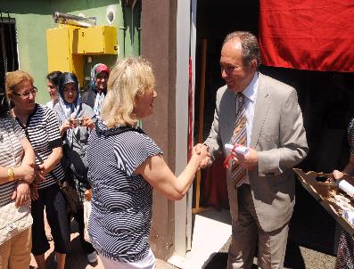 Bayan Kursiyerler El Emeklerini Sergiledi