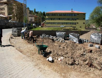 FEHMI ALAYDıN - Bitlis Belediyesi‘nin Kaldırım Ve Duvar Çalışmaları Devam Ediyor