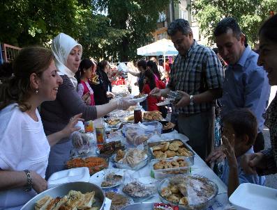 Devrek‘te Okul Aile Birliğinden Kermes
