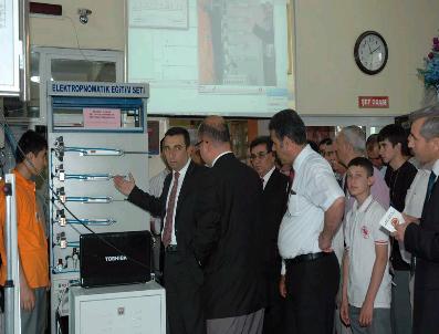 OSMAN HACıBEKTAŞOĞLU - Endüstri Meslek Lisesi Öğrencilerinden Yıl Sonu Sergisi