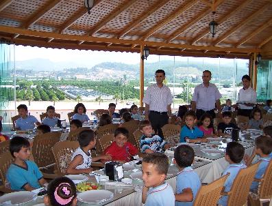 Görünmez Arkadaşlar Birbirini Kahvaltıda Gördü