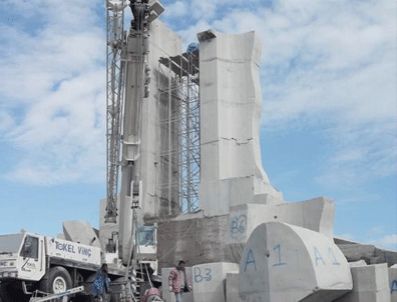 İnsanlık anıtında çalışmalar durdu