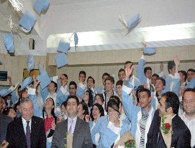 Münci İnci Bilişim Ve Endüstri Meslek Lisesi İlk Mezunlarını Verdi