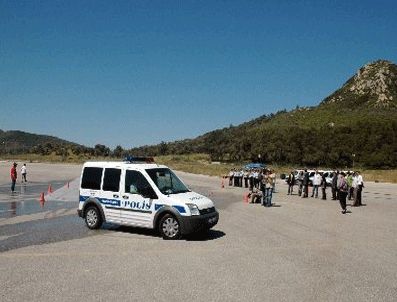 Çeşme'de polislere ileri sürüş teknikleri eğitimi