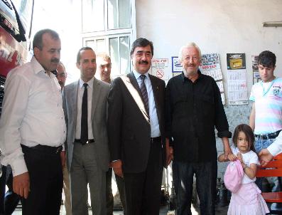 MUSTAFA HAMARAT - Seçmen, Ak Parti’Li Adayı Ağlattı