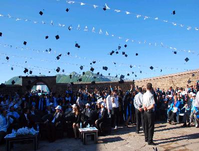 NURETTIN YıLMAZ - Tarihi Handa Mezuniyet Coşkusu