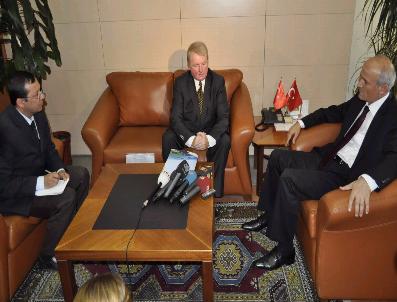 NABUCCO - Tercüman Heyecanlandı, Çeviriyi Vali Yaptı