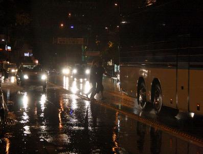 15 Dakikalık Yağmur Bursa‘da Hayatı Felç Etti