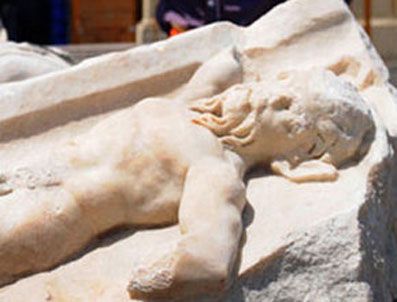 LAODIKYA - Antik kentten çıkan şaşırtıcı heykeller!