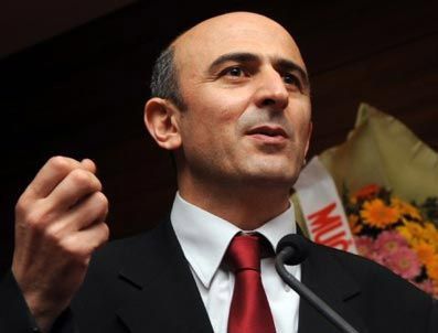 YARSAV - Eminağaoğlu tutuklu vekiller için çözüm yolu hukuktan geçiyor