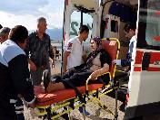 Otomobil Kamyonetle Çarpıştı: 5 Yaralı