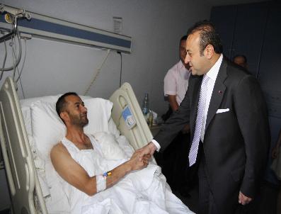 OSMAN DEMIR - Bağış, Siirt‘te Yaralanan Polis Memurunu Hastanede Ziyaret Etti