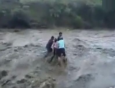 Hindistan'da 5 kişilik aile sele kapıldı