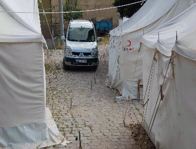 Simav’Da Kullanılmayan Çadırlar Toplanıyor