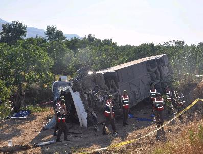 CEM ÖZDEMIR - Aydın’Daki Trafik Kazasının Ardından