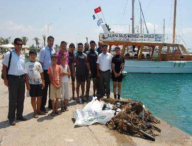 Dalgıçlar Limanda Temizlik Yaptı, Çöpler Barınağı Kullanan Teknelere Ait