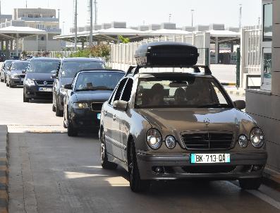 Gurbetçiler, Son 12 Günde 32 Bin 500 Araçla Türkiye’Ye Giriş Yaptı